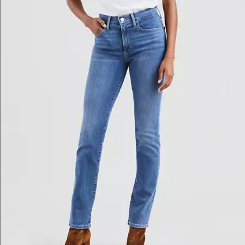 Levi’s 724 High-Rise Straight Jeans